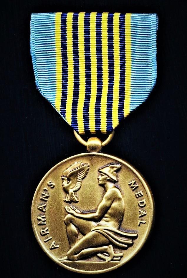 United States: Airman's Medal. With Bronze Oakleaf Cluster (early Vietnam War issue)