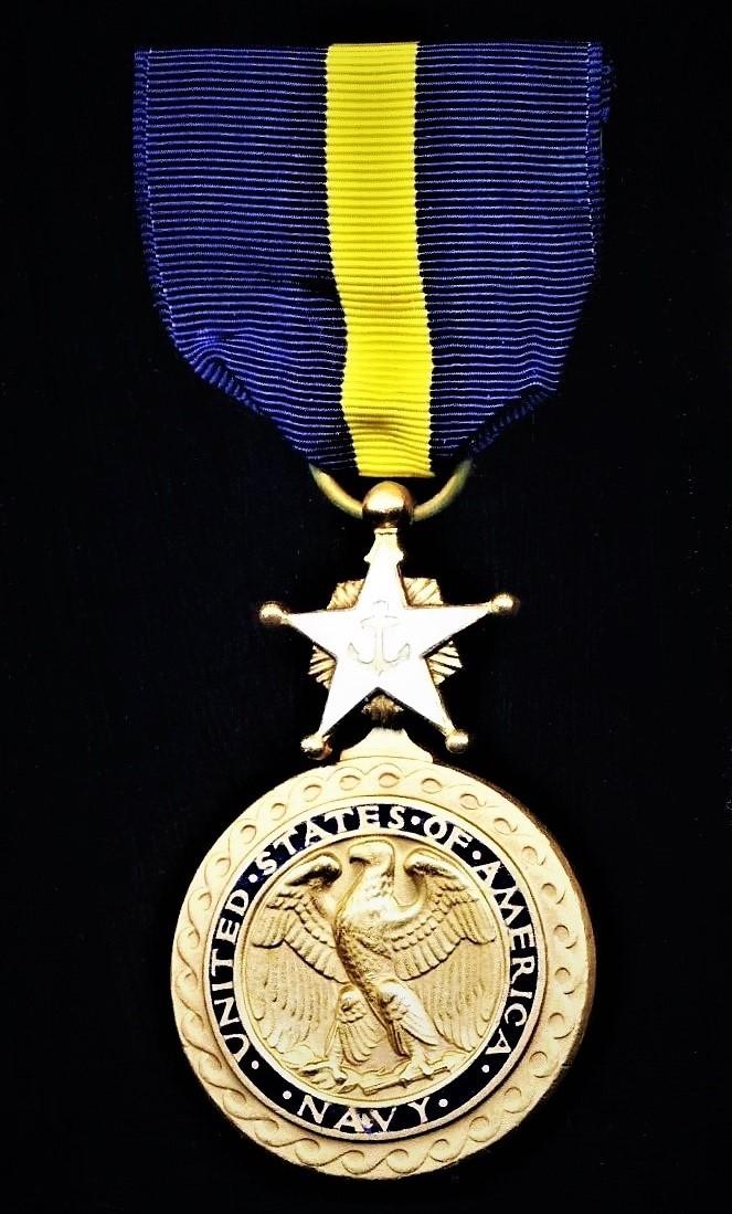 United States: Navy Distinguished Service Medal. Gilt and enamel (Post 1990 issue)
