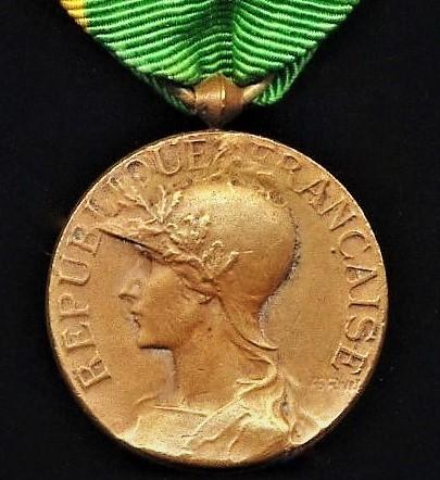 France: Volunteers Service Medal (Medaille d'Engage Volontaire avec 'Engage Volontaire'). With clasp (agrafe) 'Engage Volontaire'