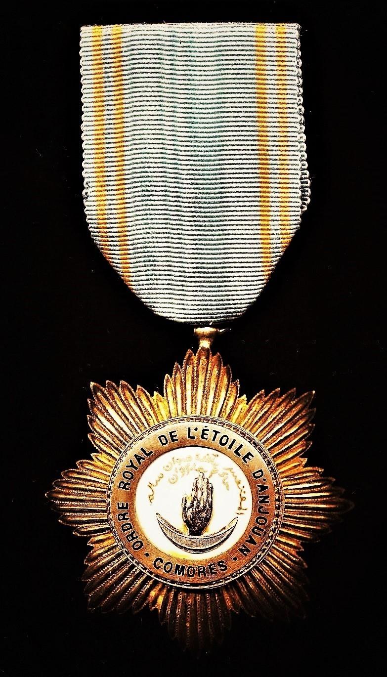 France (Colonial): Order of the Star of Anjouan 1896-1963 (Ordre de l'etoile d'Anjouan 1896-1963). 5th Class 'Chevaliers' gilt and enamel breast badge