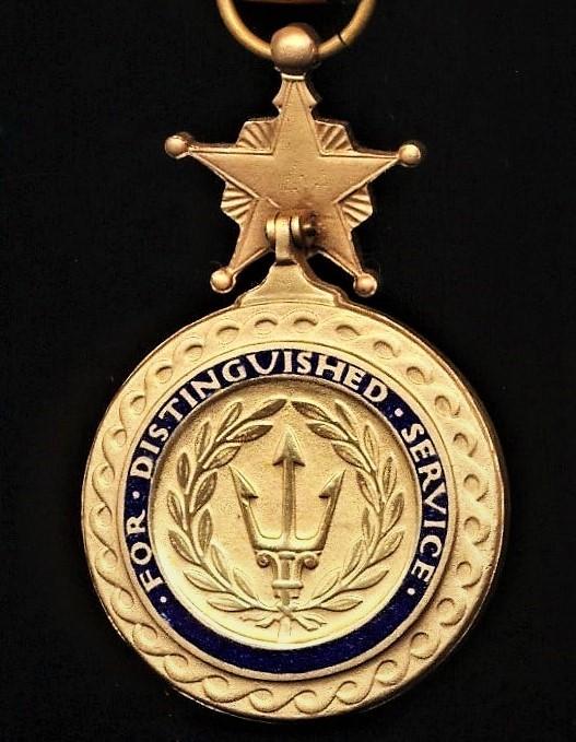 United States: Navy Distinguished Service Medal. Gilt and enamel (Post 1990 issue)