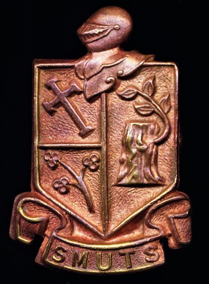 Union of South Africa: Regiment Smuts. Gilding metal collar & or beret badge
