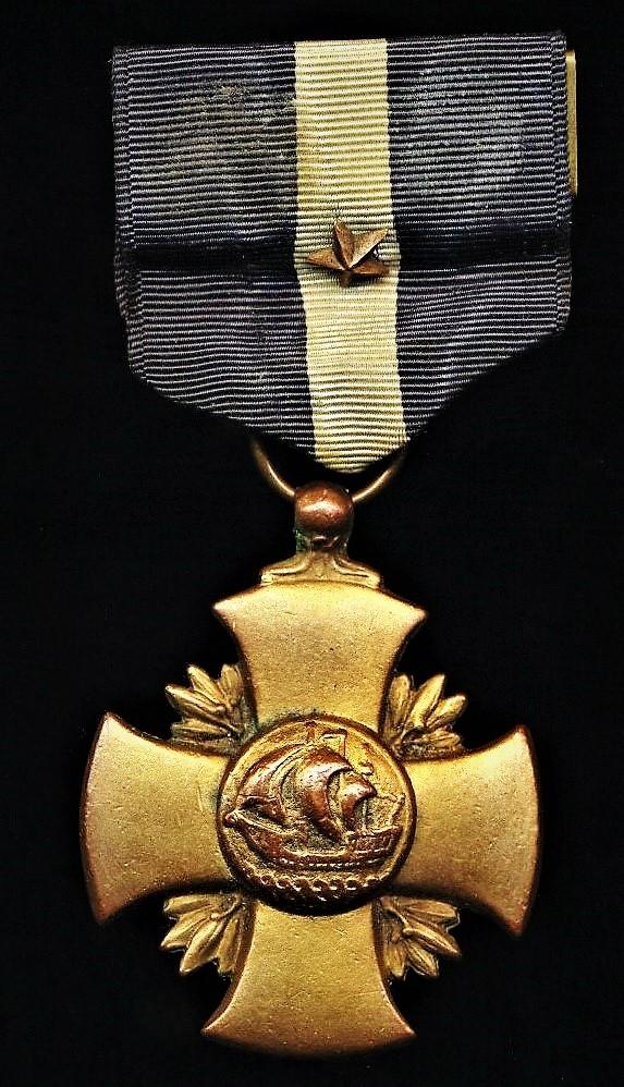 United States: Navy Cross. With further award 'Star' emblem