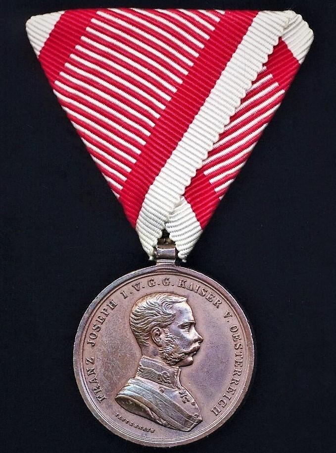 Austria (Empire): Bravery Medal. Emperor Franz Joseph  issue circa 1915-1916. Bronze grade