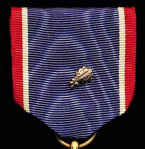 United States: Distinguished Service Cross (Army). With 1 x bronze 'Oakleaf Cluster' on riband. Circa 1950-1970