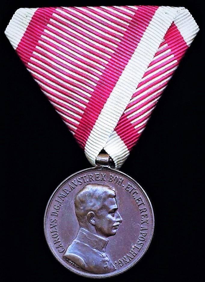 Austria (Empire): Bravery Medal. Emperor Karl I  issue circa 1917-1918. Bronze grade