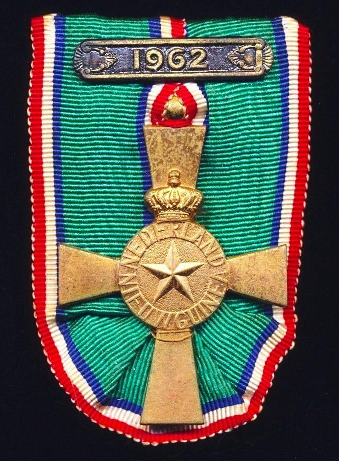 Netherlands: New Guinea Commemorative Cross (Nieuw-Guinea Herinneringskruis). With dated clasp '1962'