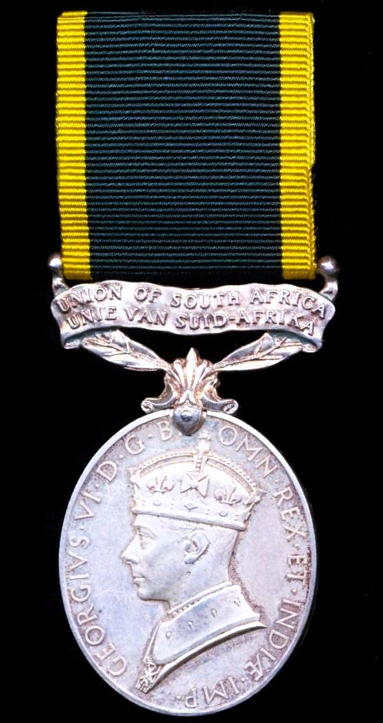 Efficiency Medal. GVI first issue with bi-lingual 'Unie Van Suid-Afrika / Union of South Africa' bar (A/M J. Gowans. S.A.A.F.)
