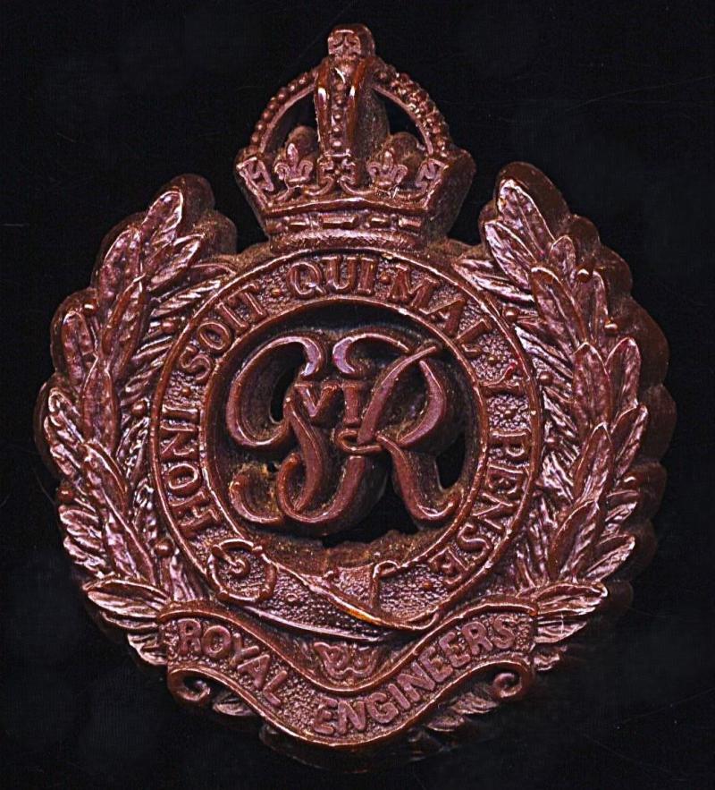 Royal Engineers. GVI King's Crown Second World War economy issue 'Plastic' (Bakelite) cap badge. With makers marks 1939-1945