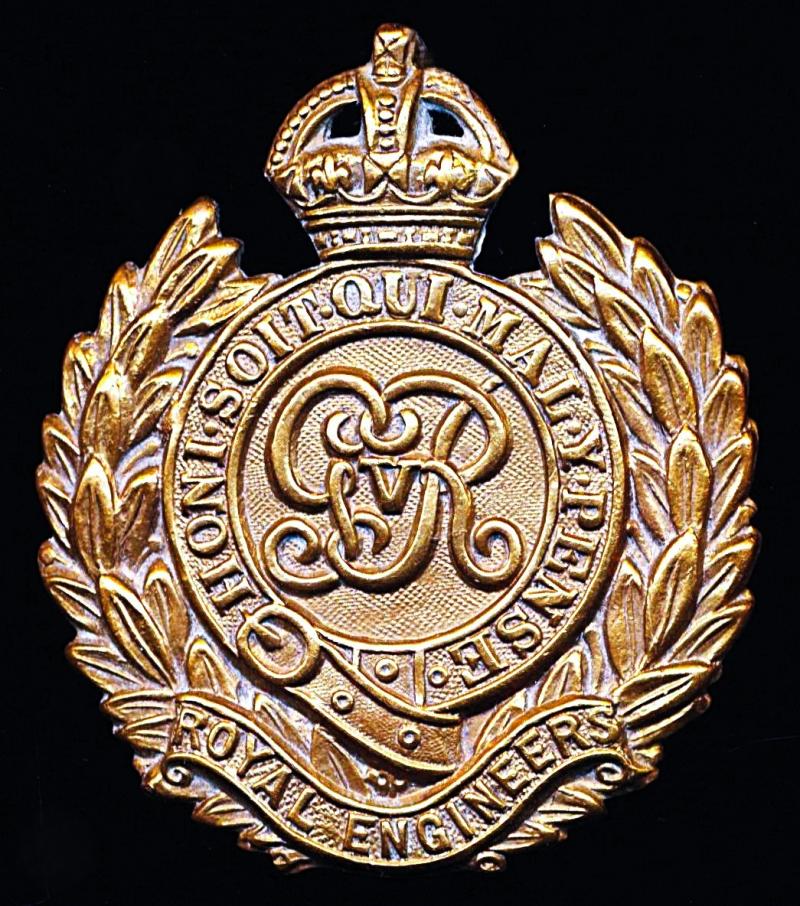 Royal Engineers. GV King's Crown gilding metal cap badge. Die-struck solid centre style