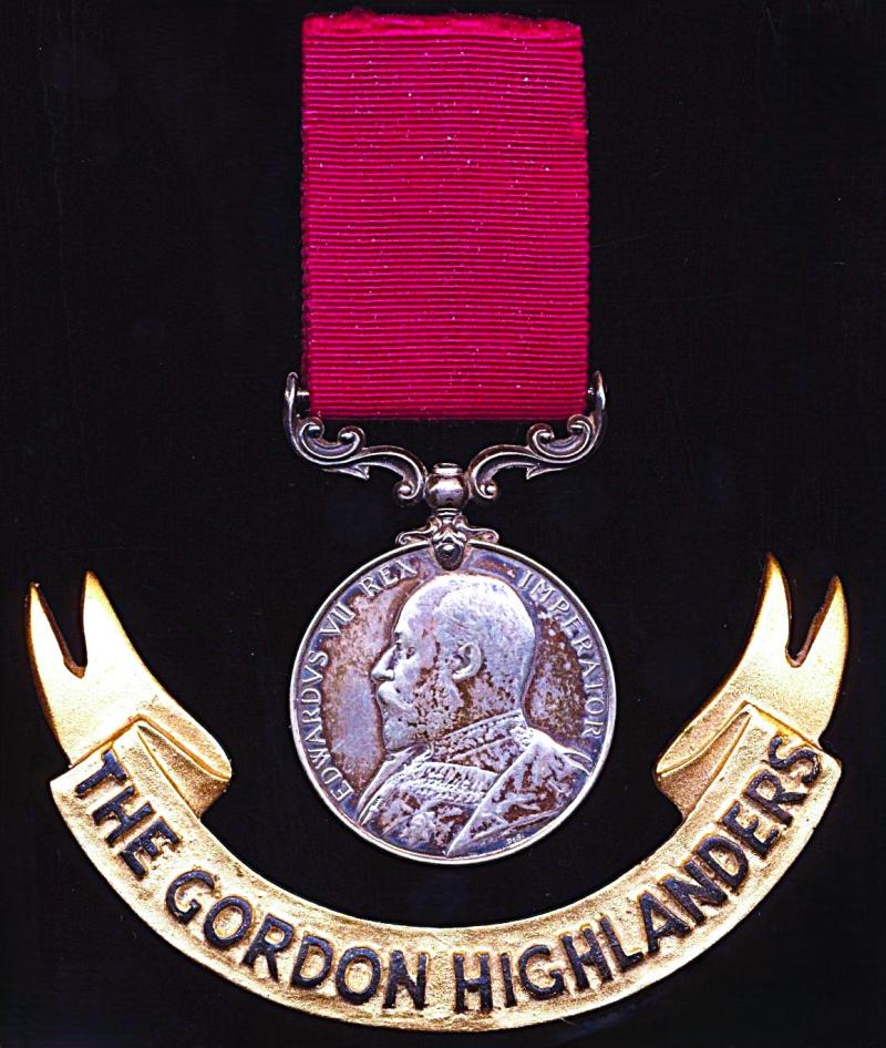 Military Long Service and Good Conduct Medal. EDVII issue (1661 Clr:-Serjt: H. J. Bryant. Gordon. Hdrs.)