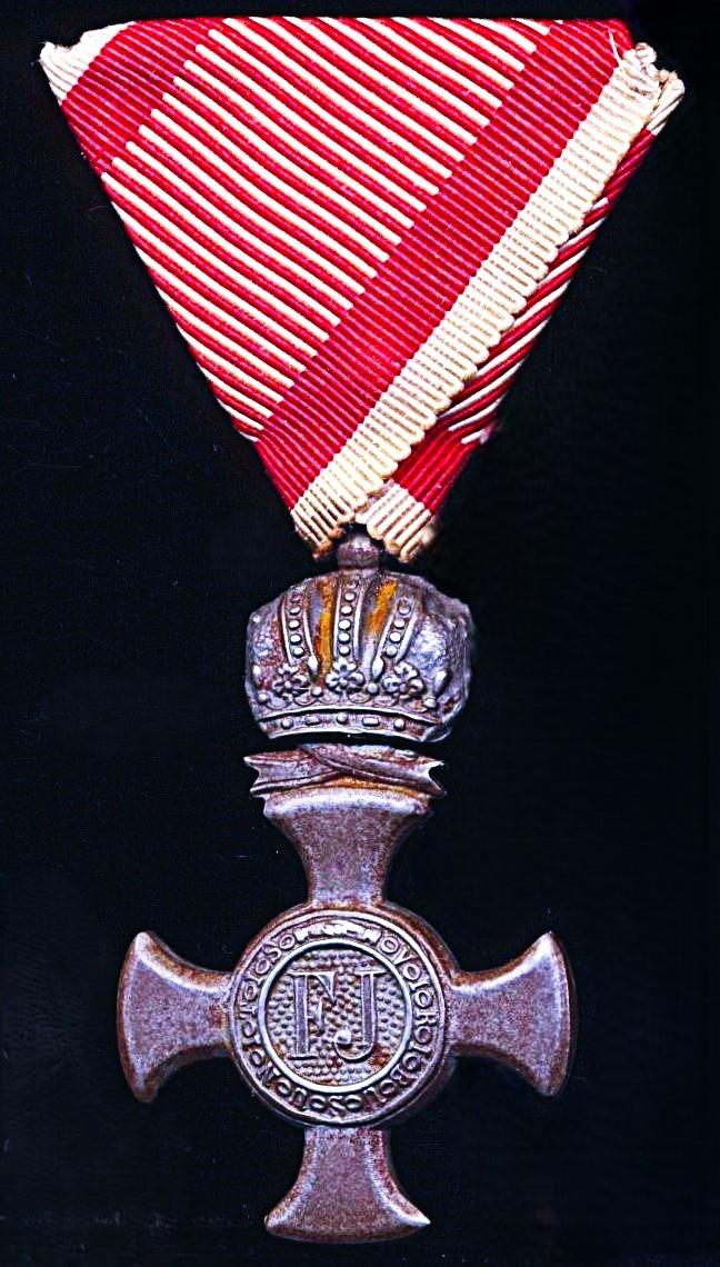 Austria (Empire): Iron Merit Cross with 'Crown' 1916-1918. Zinc