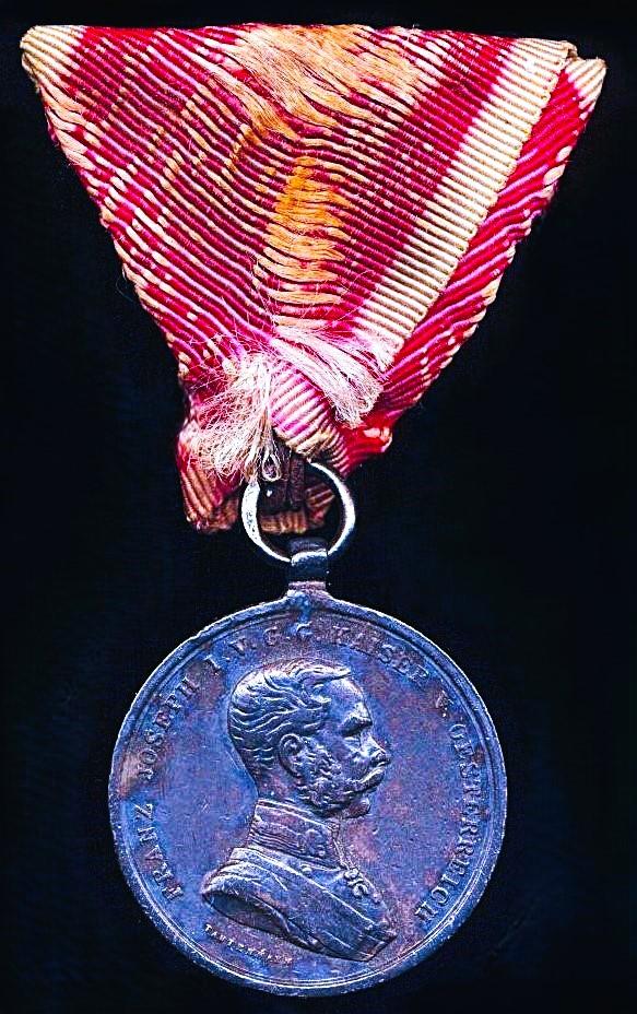 Austria (Empire): Bravery Medal. Emperor Franz Joseph  issue circa 1915-1916. Silver grade