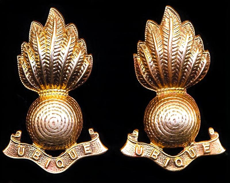 Royal Regiment of Artillery: Pair of NCO's & other-ranks medium size gilding metal 'Grenade' collar badges with scroll 'Ubique' (also worn solo on Beret)