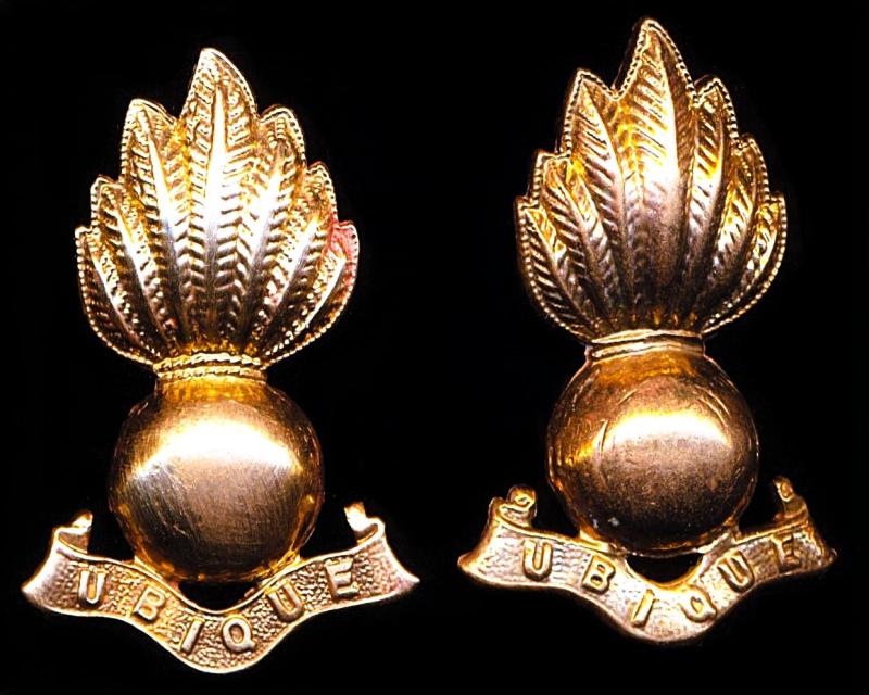 Royal Regiment of Artillery: Pair of NCO's & other-ranks medium size gilding metal 'Grenade' collar badges with scroll 'Ubique' (also worn solo on Beret)