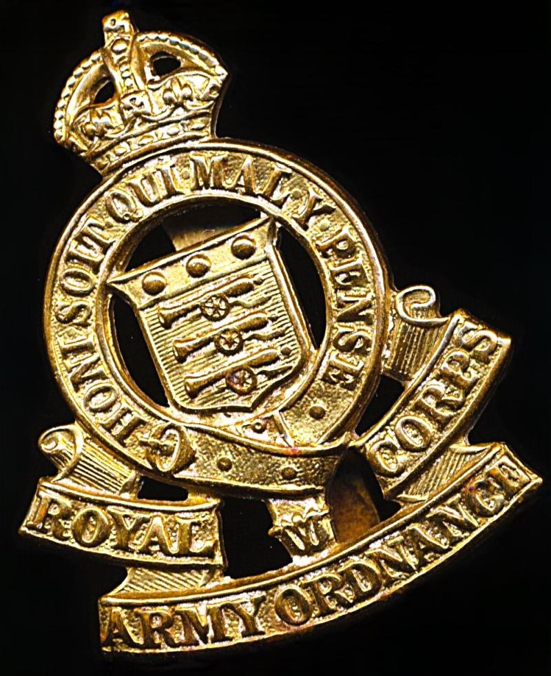 British Army: Royal Army Ordnance Corps. Kings Crown gilding metal cap badge (as worn 1918-47)