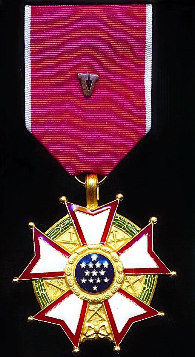 United States of America: Legion of Merit. 4th grade 'Legionnaire' breast badge in gilt & enamel. With bronze 'V' emblem for 'Valor' on riband. Awarded circa 1990-2025