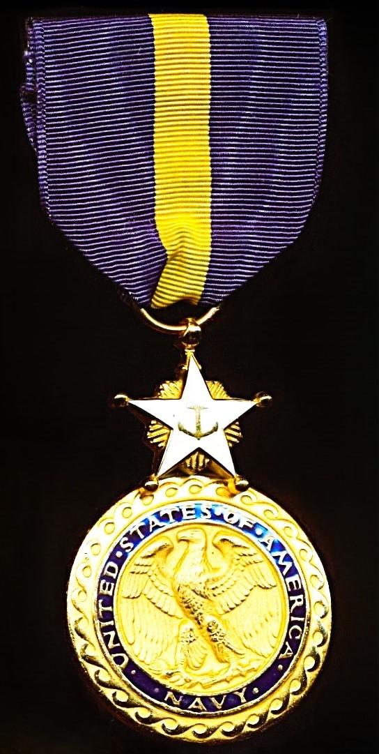 United States: Navy Distinguished Service Medal. Gilt and enamel (Circa 1990-2025 issue)