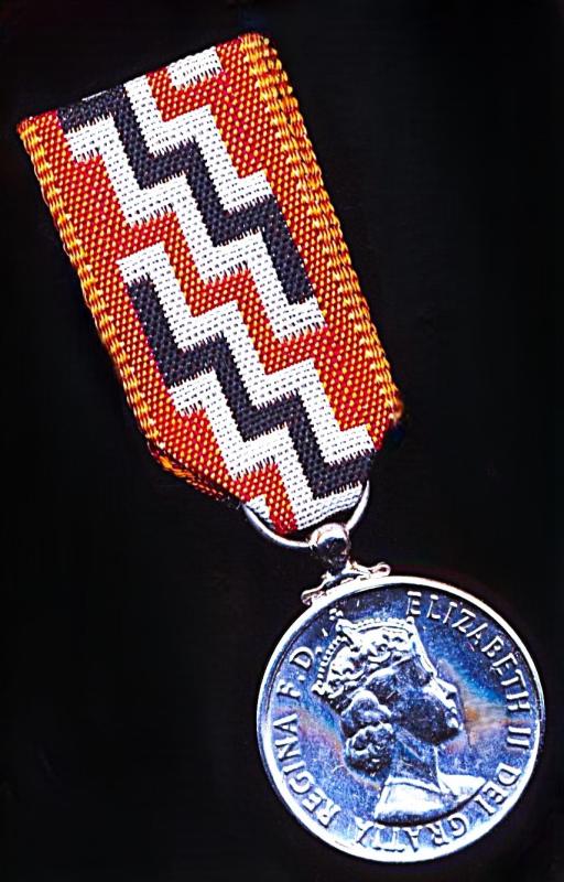 New Zealand: Queen's Service Medal. First type 1975-2007. Miniature Medal