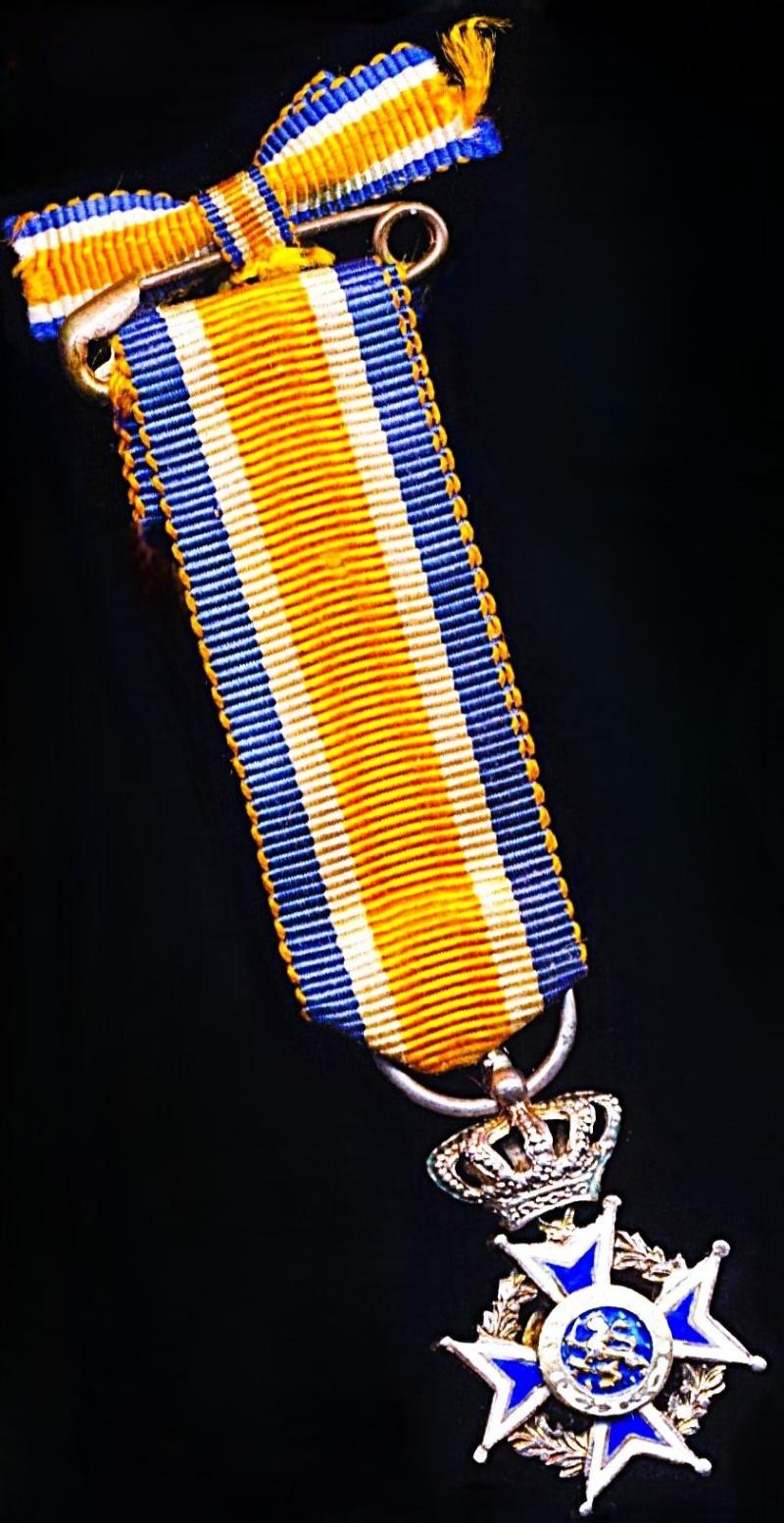 Netherlands: Order of Orange Nassau. Breast Badge (miniature medal)