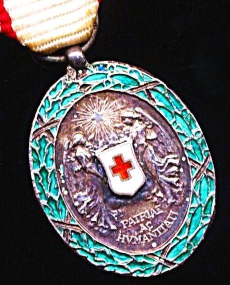 Austria (Imperial): The Medal for Services to the Red Cross. Silver grade with 'War Decoration' 1914-18. Miniature medal