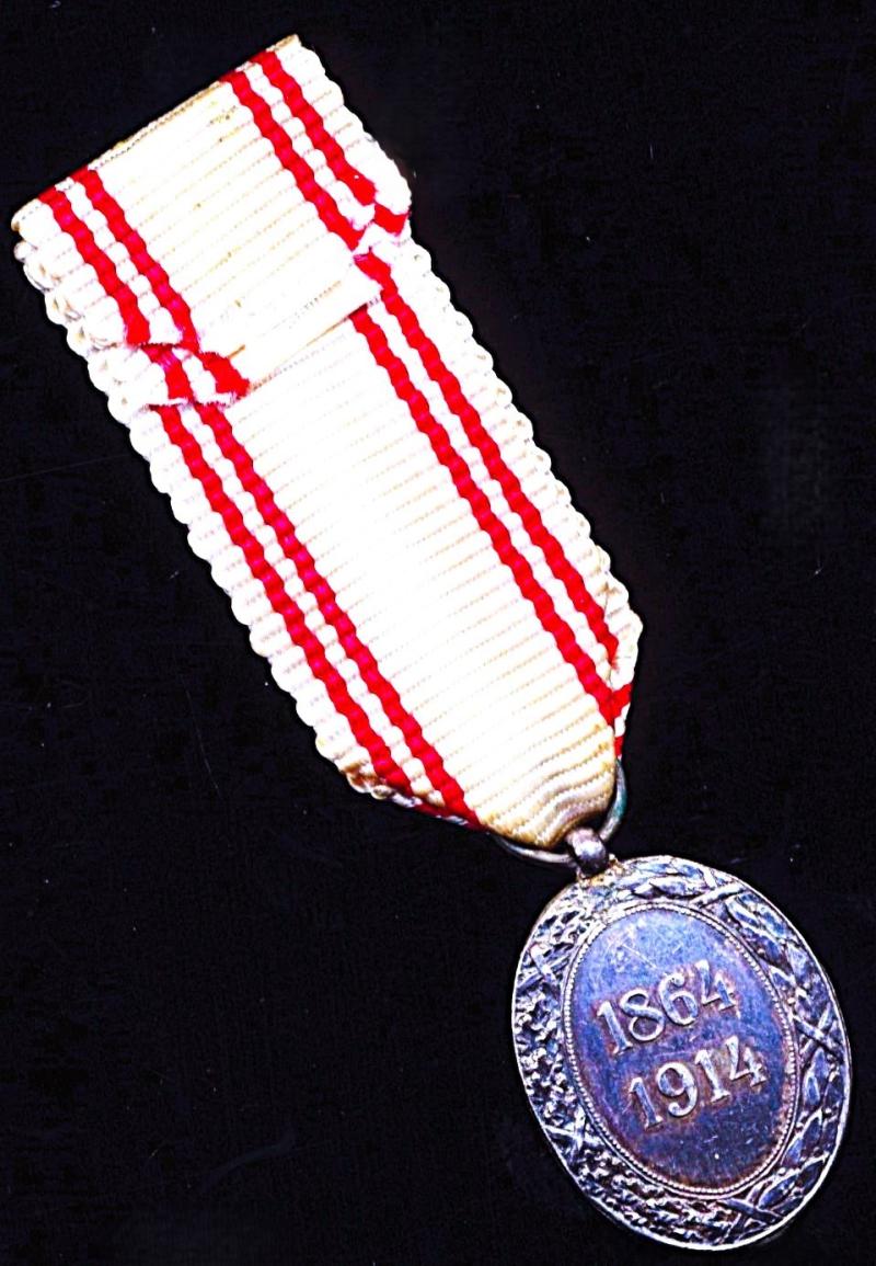 Austria (Imperial): The Medal for Services to the Red Cross. Silver grade with 'War Decoration' 1914-18. Miniature medal