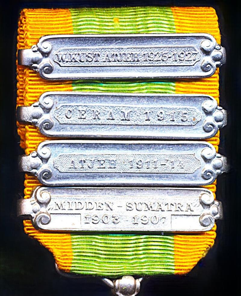Netherlands Expeditions Cross (Expeditie-Kruis). 2nd Type Portrait Obverse. With 4 x clasps (or 'Gespen'). 'Midden Sumatra 1903-1907', 'Atjeh 1911-'14', 'Ceram 1915' & 'W. Kust Atjeh 1925-1927'
