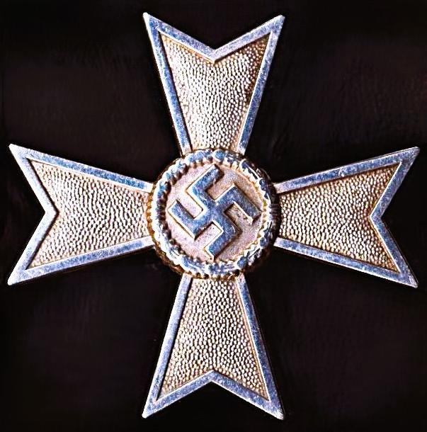 Germany (Third Reich): War Merit Cross (Kriegsverdienstkreuz). 1st Class breast badge. Without swords. With maker mark 'L15'