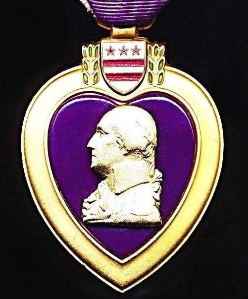 United States: Purple Heart Medal. A cased Second World War issue 'Set'. Circa issue 1945-1965 (including Second World War, Korean War and early Vietnam War)