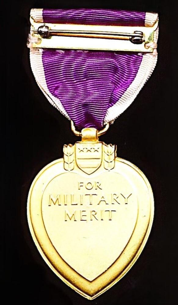 United States: Purple Heart Medal. A cased Second World War issue 'Set'. Circa issue 1945-1965 (including Second World War, Korean War and early Vietnam War)