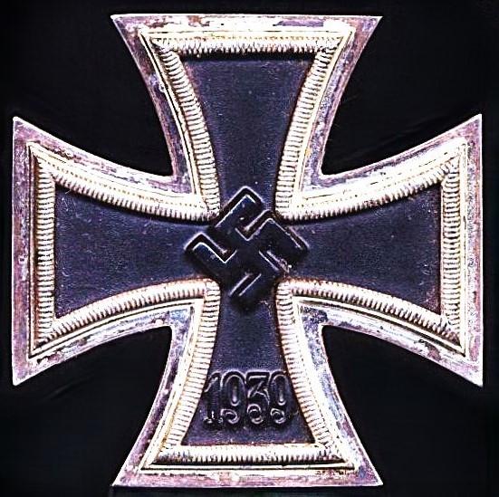 Germany (Third Reich): Iron Cross 1st Class (Eisernes Kreuz 1. Klasse , or EK1) '1939'. With maker marks '26'