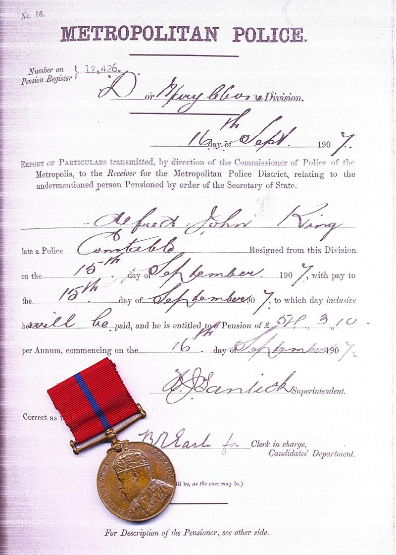 Coronation Medal 1902. Metropolitan Police reverse. Bronze issue (P.C. A. King. D. Div.)