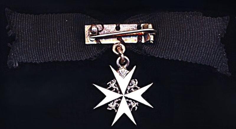 United Kingdom: Miniature The Order of St. John of Jerusalem: Officer (Sister) silver & enamel lady’s shoulder badge