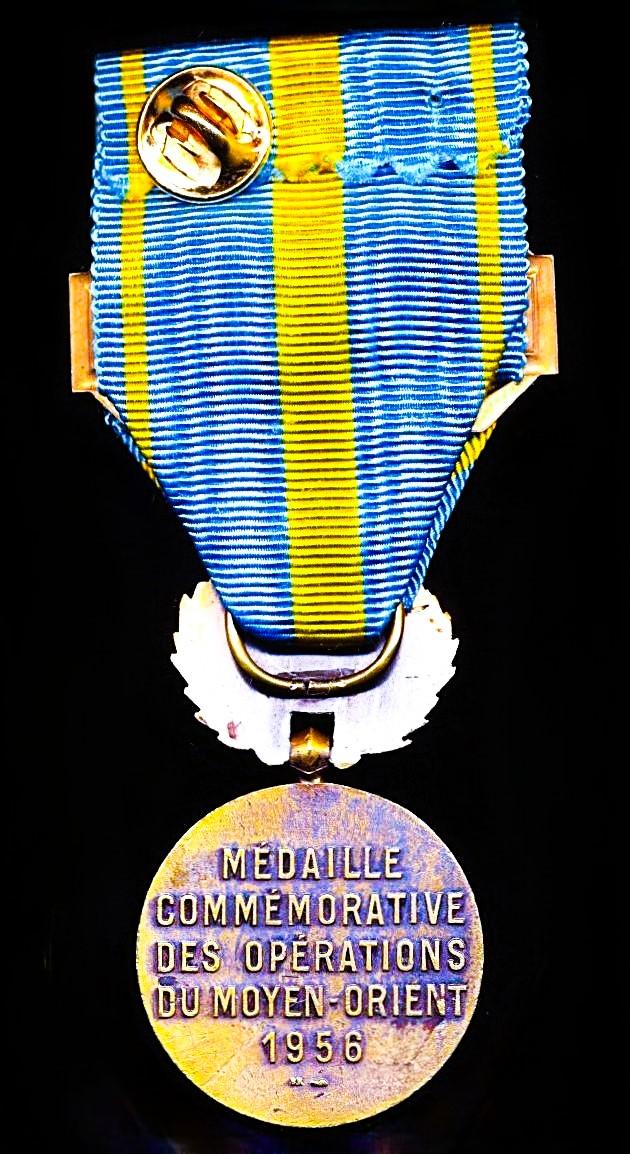France: Middle-Eastern Campaign Medal (Medaille Commemorative des Operations du Moyen-Orient 1956 avec etoile blesses). Clasp 'Moyen Orient', a 'Wound Star' emblem, & 'Para' regimental insignia of 6th Marine Infantry Parachute Regiment, or 6e RPIMa